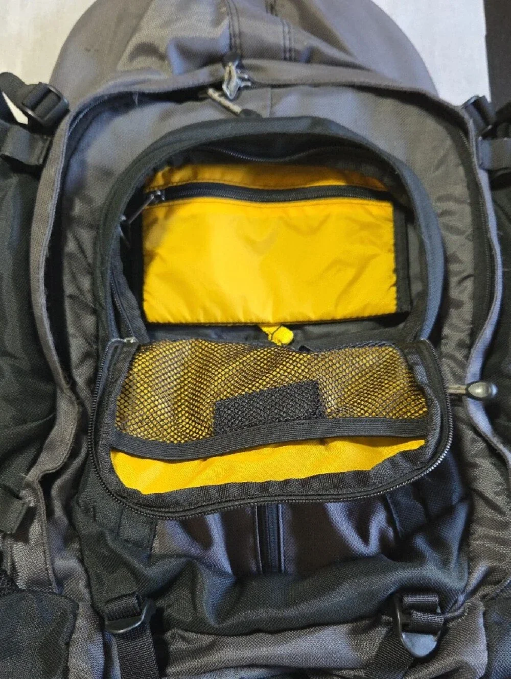 Mountainsmith Technical Trail 2100 Hiking Backpack Black and Gray EUC
